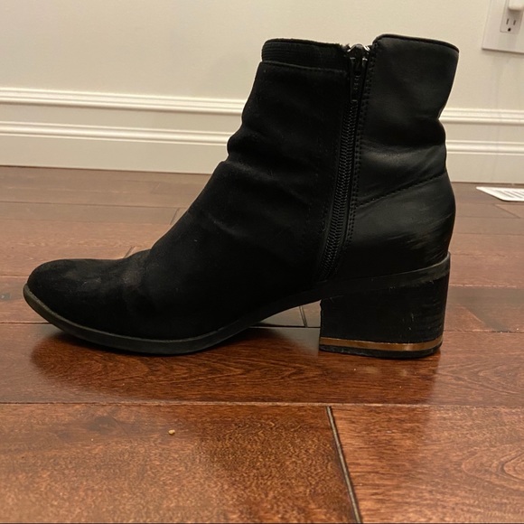 BLACK AND GOLD ANKLE BOOTS - Picture 14 of 15